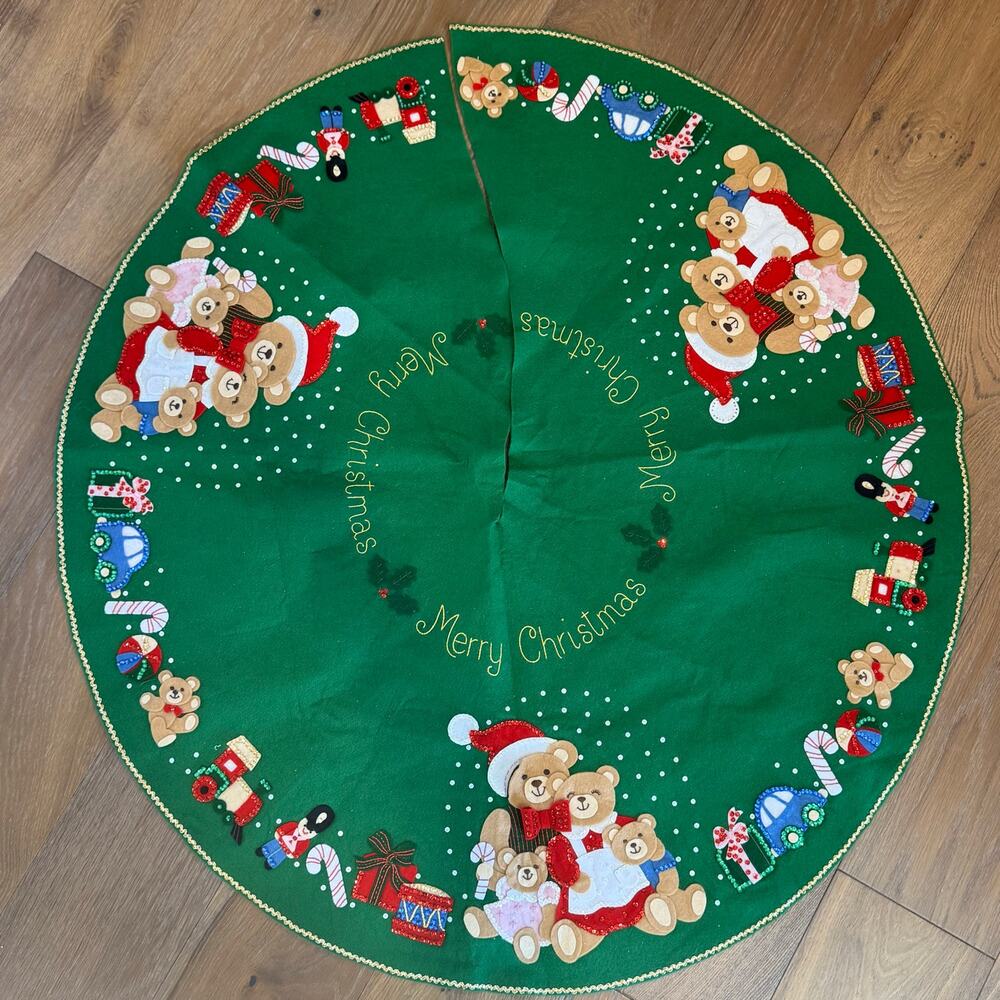 Vintage Bucilla Felt Tree Skirt Completed Finished Noel Teddy Bears Family 44”